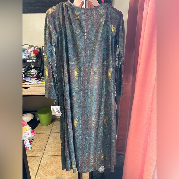 5/30😍😍Lularoe Sarah with tags - Picture 2 of 3